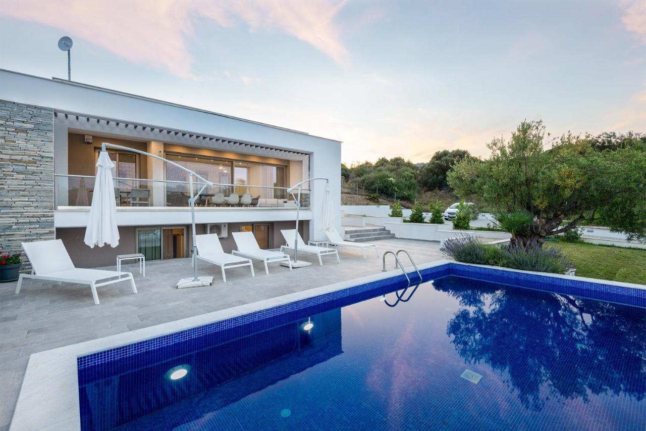 Afisia Villas Sarti Buitenkant foto
